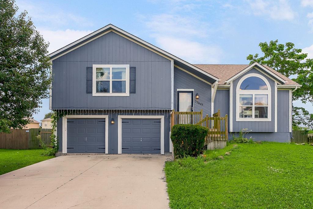 32643 W 172nd St, Gardner, KS 66030