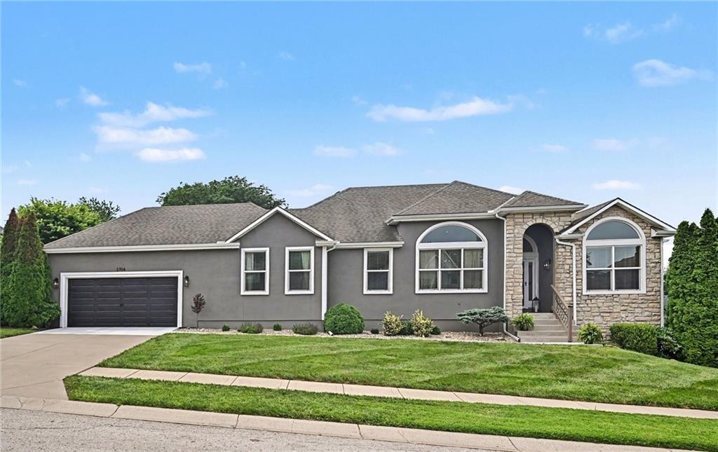 3704 NW Windburn Dr, Blue Springs, MO 64015