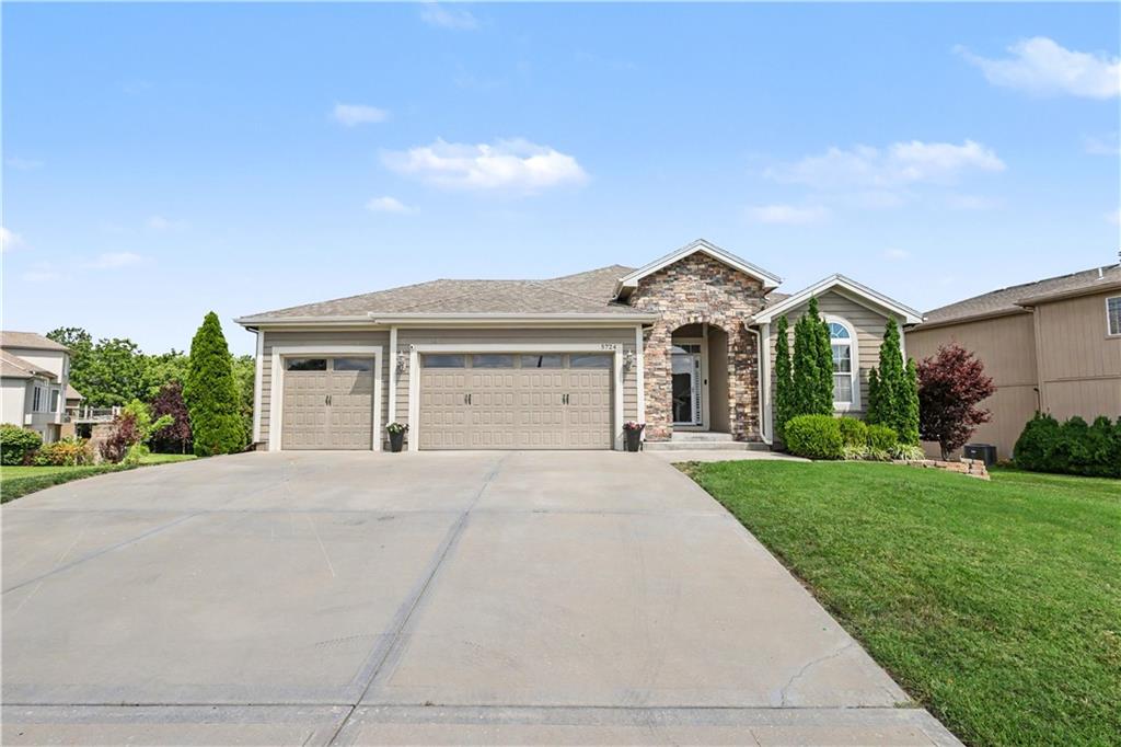 5724 N Kirkwood Ave, Kansas City, MO 64151