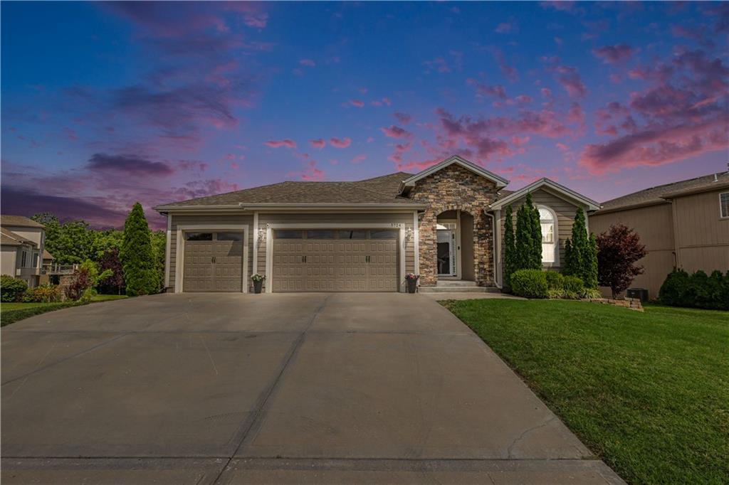 5724 N Kirkwood Ave, Kansas City, MO 64151