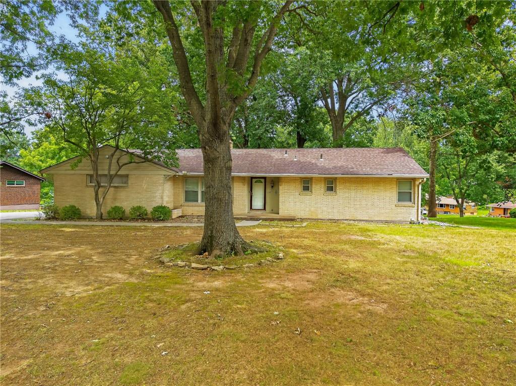 226 NW 43rd St, Kansas City, MO 64116