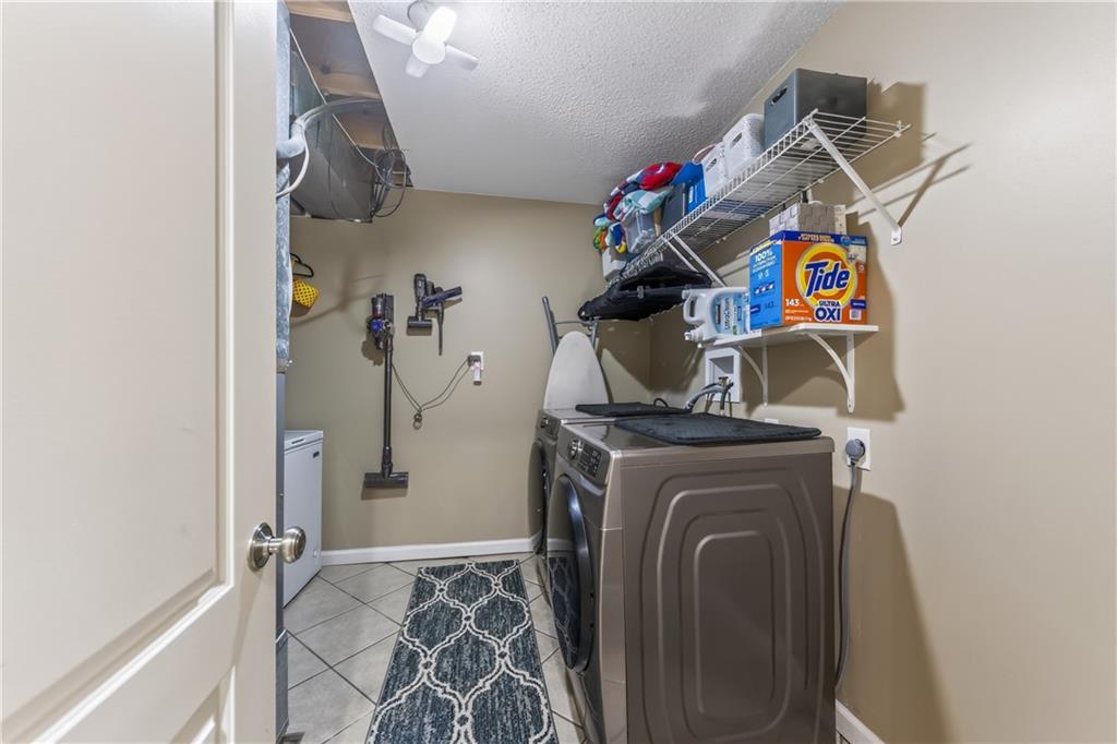 1432 NW 63rd St, Kansas City, MO 64118