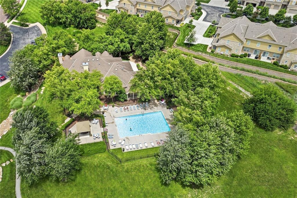 16144 Linden St, Overland Park, KS 66085