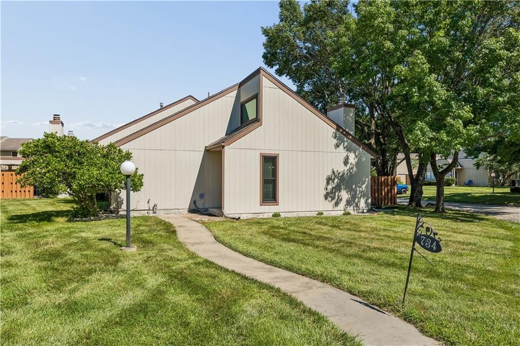 734 E 121st Ter, Kansas City, MO 64146