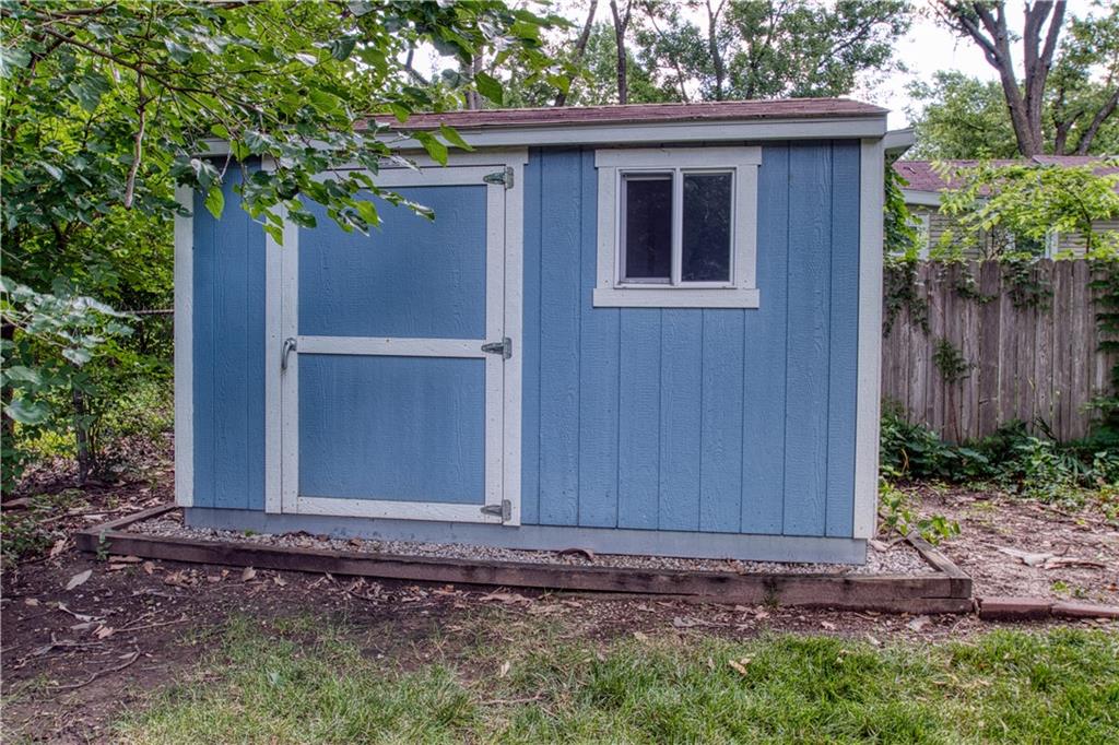 5345 Riggs St, Mission, KS 66202