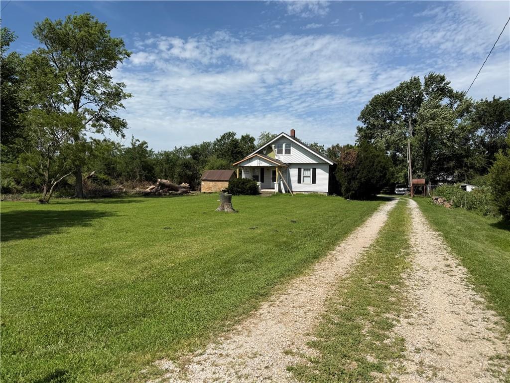 16347 Chieftain Rd, Tonganoxie, KS 66086