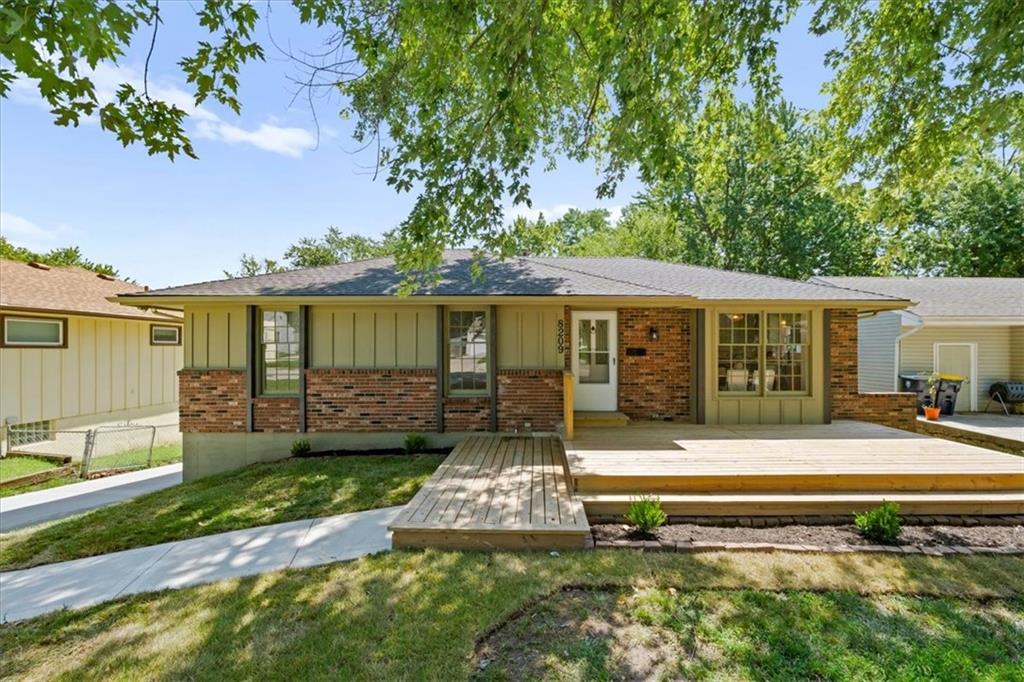 8209 Kenwood Ave, Kansas City, MO 64131