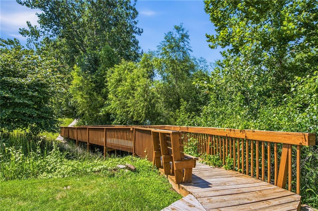 497 S 137th Pl, Bonner Springs, KS 66012