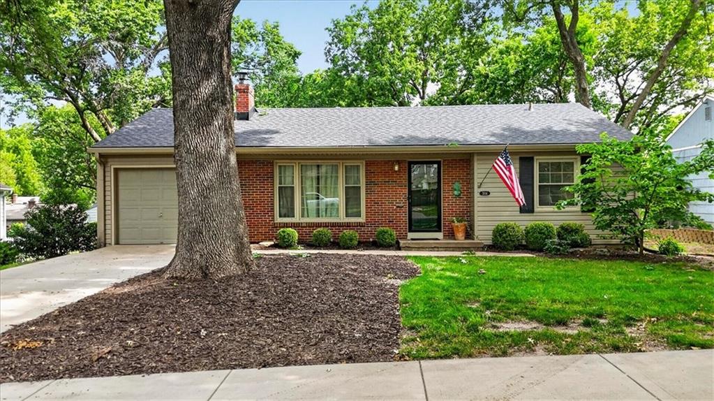 3114 W 72nd Ter, Prairie Village, KS 66208