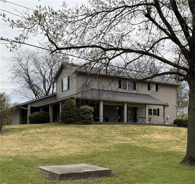 2216 Country Club Dr, Chillicothe, MO 64601