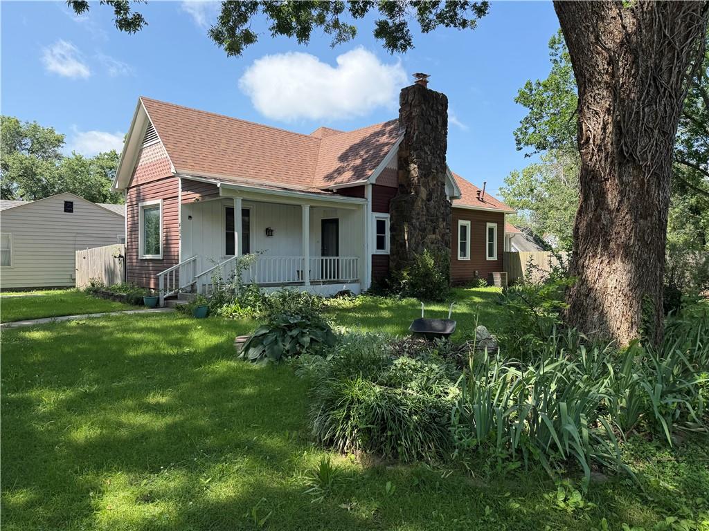 402 S Spring St, Caney, KS 67333