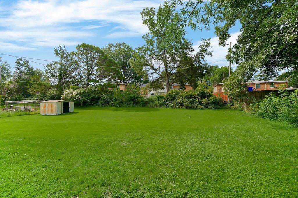 1103 NE 69th St, Kansas City, MO 64118