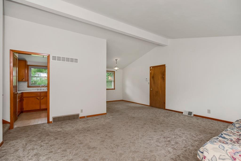 1103 NE 69th St, Kansas City, MO 64118