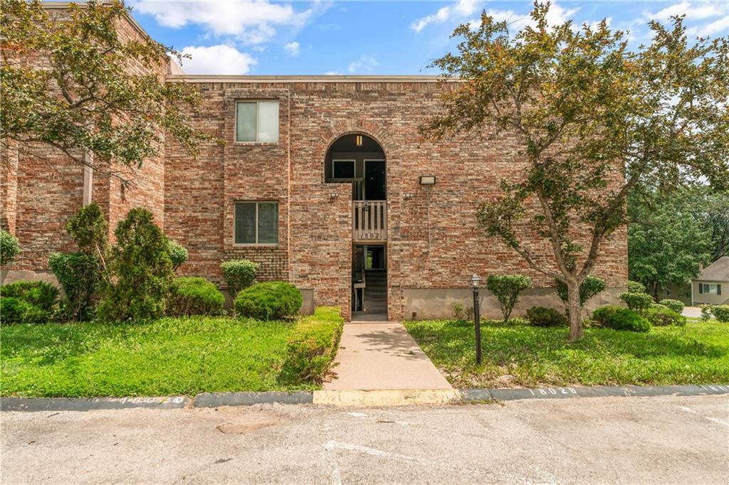 1802 E 97th St #A, Kansas City, MO 64131