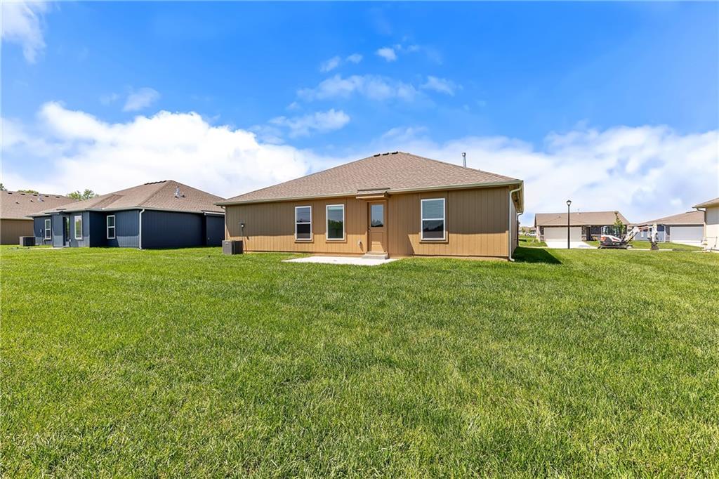 37585 W 209th St, Edgerton, KS 66021