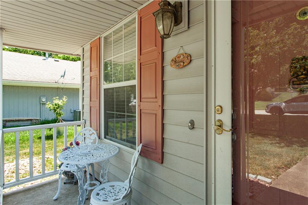 2008 Wien Ave, Grain Valley, MO 64029