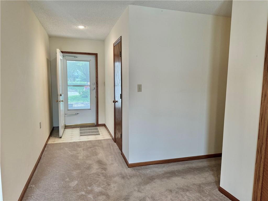 1109 W 17th St, Maryville, MO 64468