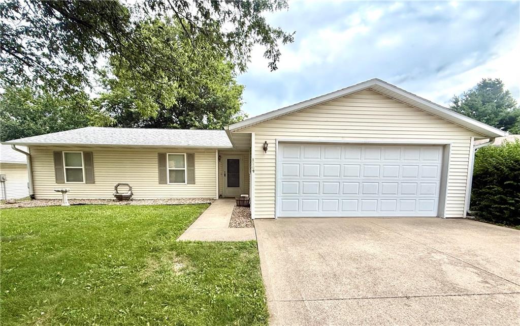 1109 W 17th St, Maryville, MO 64468
