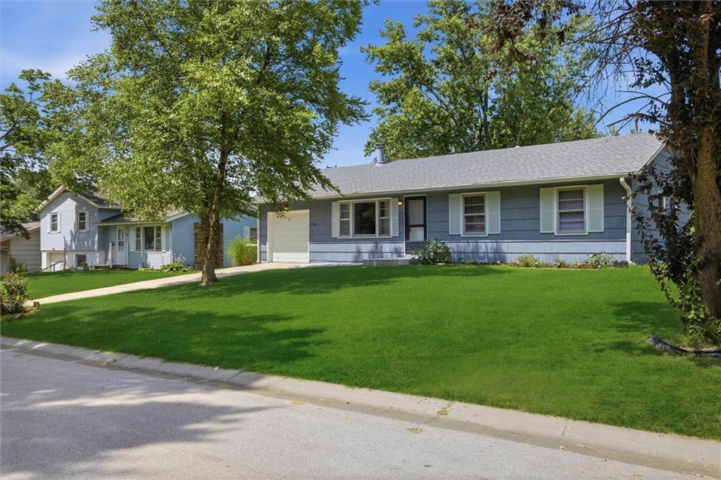 2500 Hillside Dr, Harrisonville, MO 64701