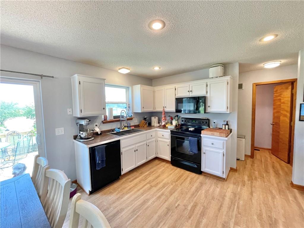 2224 W Ivory Cir, Excelsior Springs, MO 64024