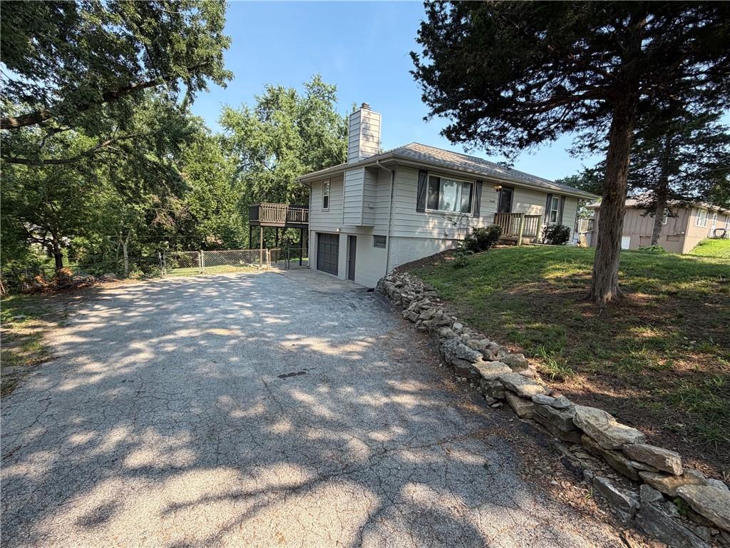 1809 N Jennings Rd, Independence, MO 64058