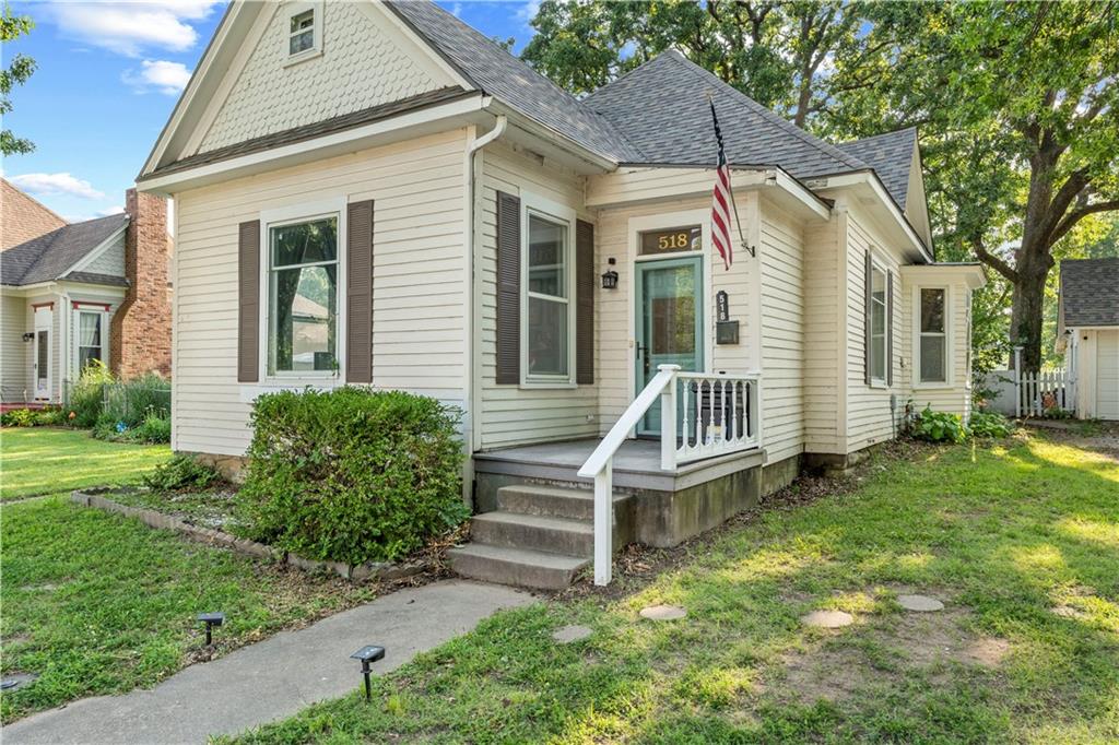 518 S Ash St, Nevada, MO 64772