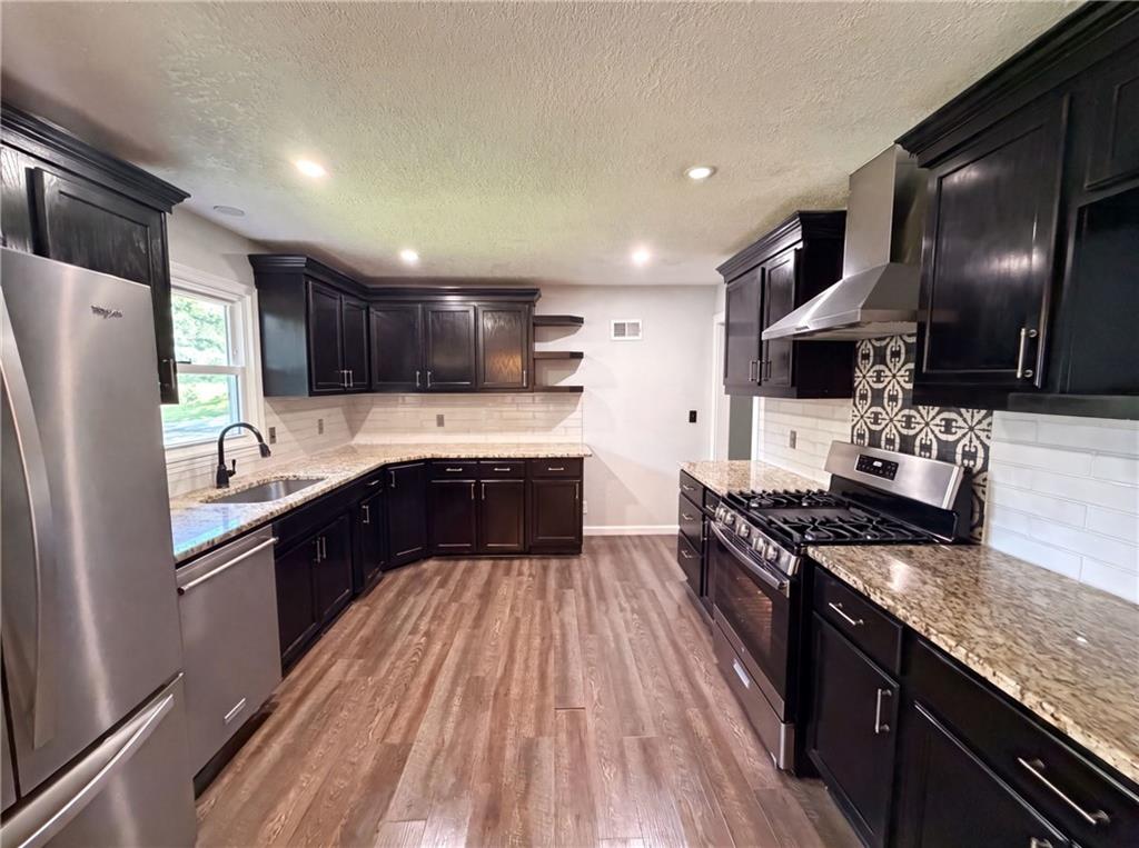 3801 E 73rd St, Kansas City, MO 64132