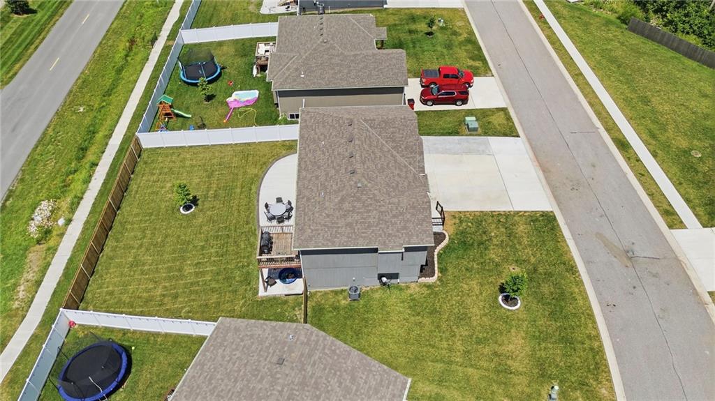 1310 SW Burns Cir, Oak Grove, MO 64075