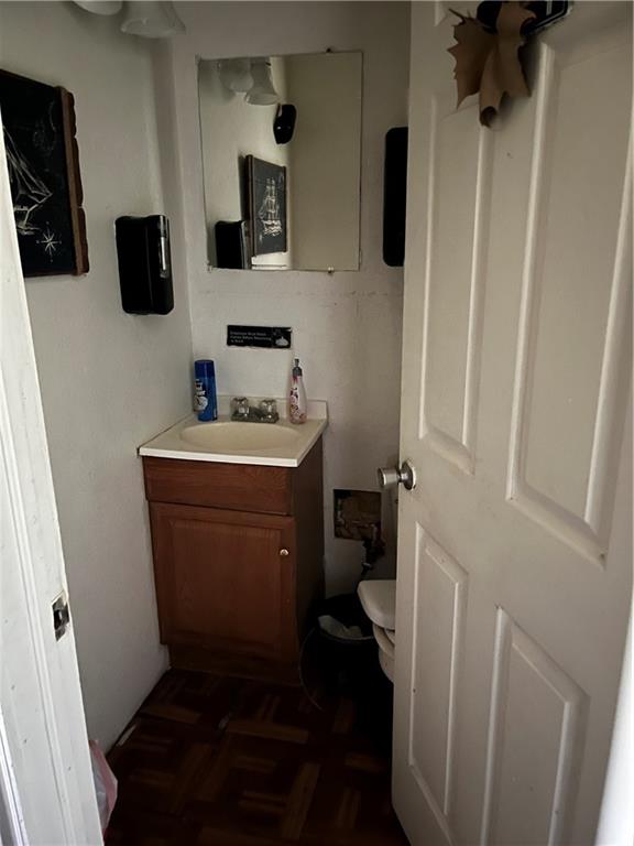 120 4th St, Chetopa, KS 67336