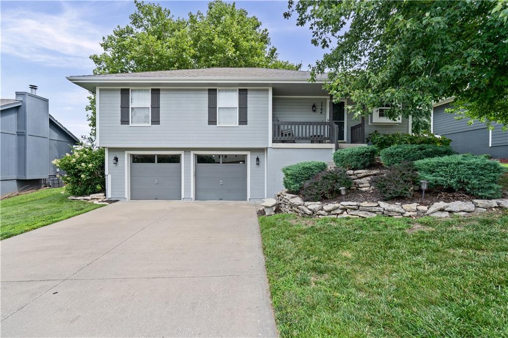 1704 W Christi Ln, Raymore, MO 64083