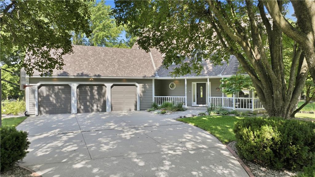 12904 Quail Rg, Lee's Summit, MO 64086