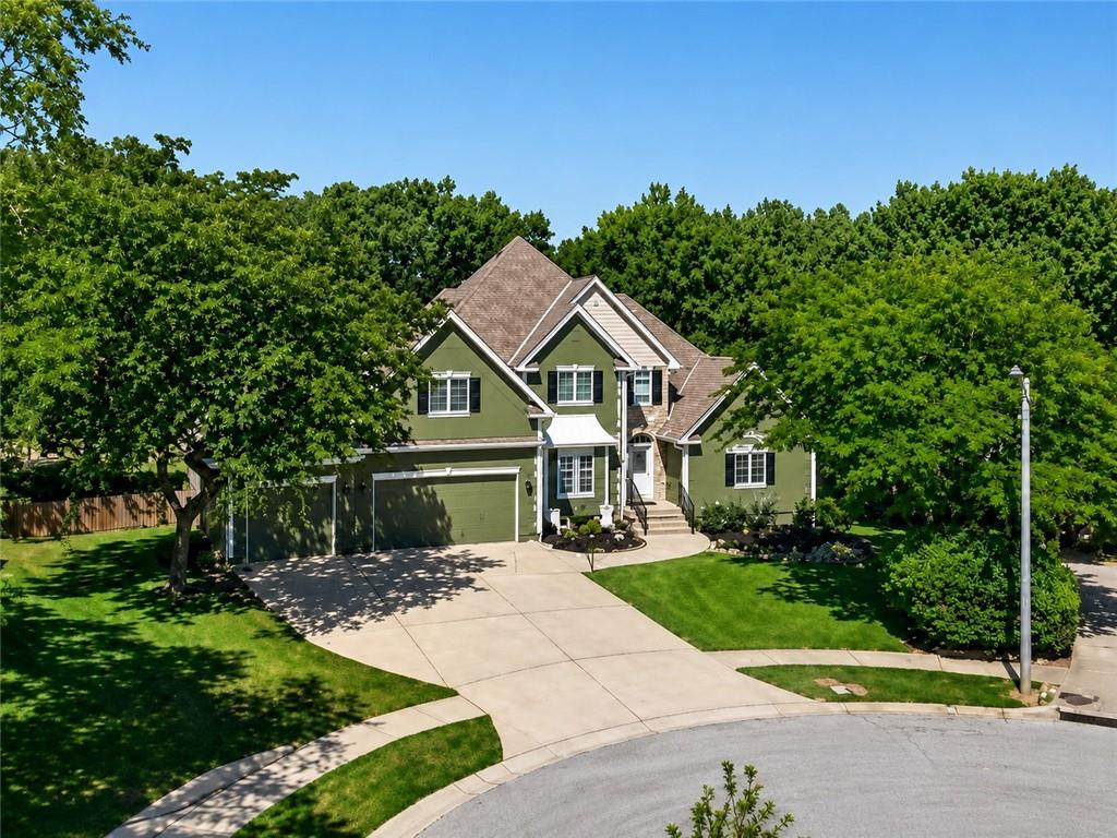 2400 SW Winteroak Ct, Lee's Summit, MO 64081
