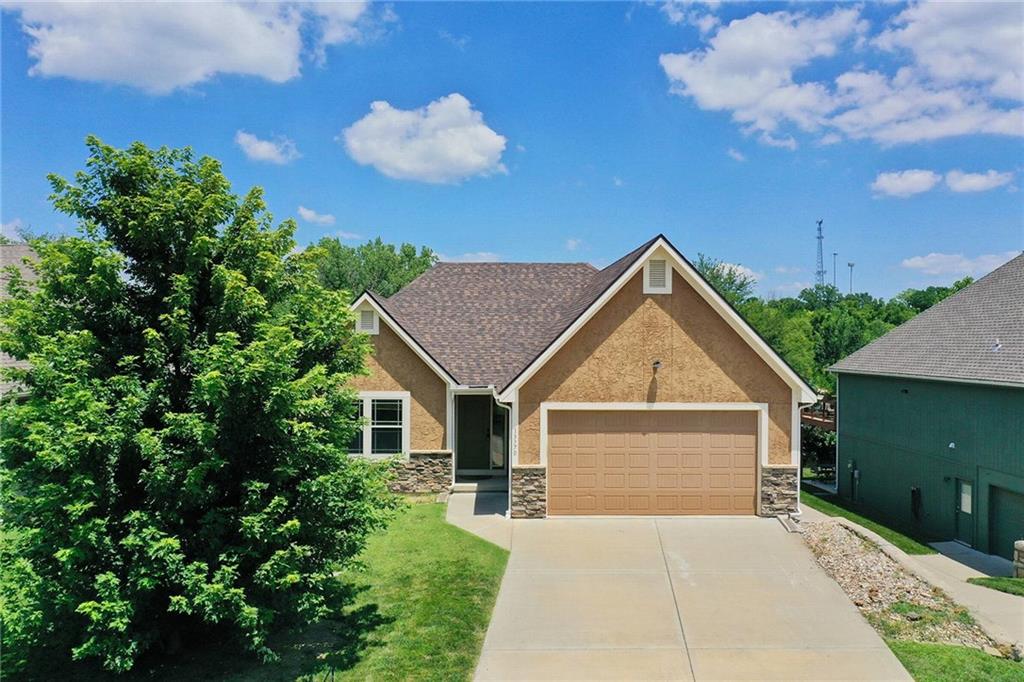 13770 Valleyview Way, Bonner Springs, KS 66012
