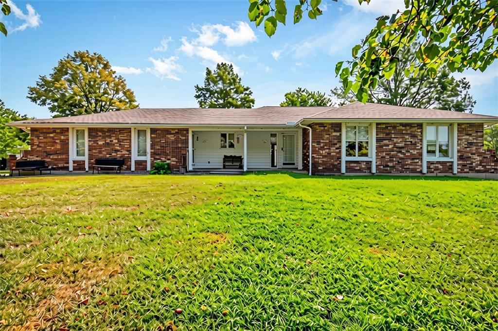 7129 SE 202nd St, Holt, MO 64060
