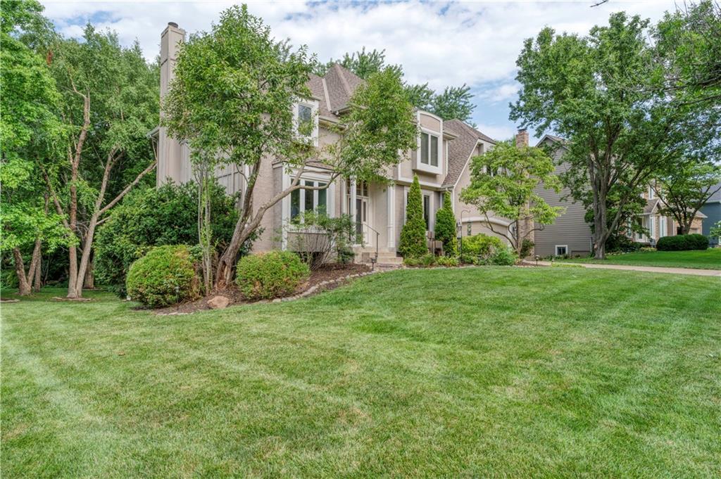 13112 Meadow Ln, Leawood, KS 66209