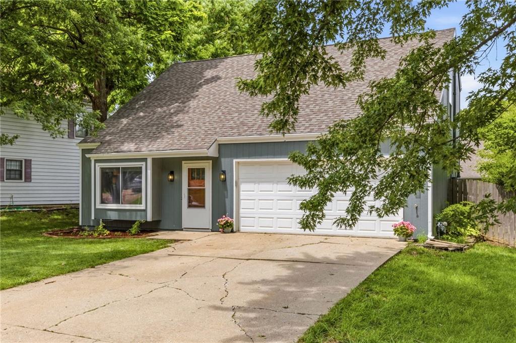 213 Deerfield Ln, Lawrence, KS 66049