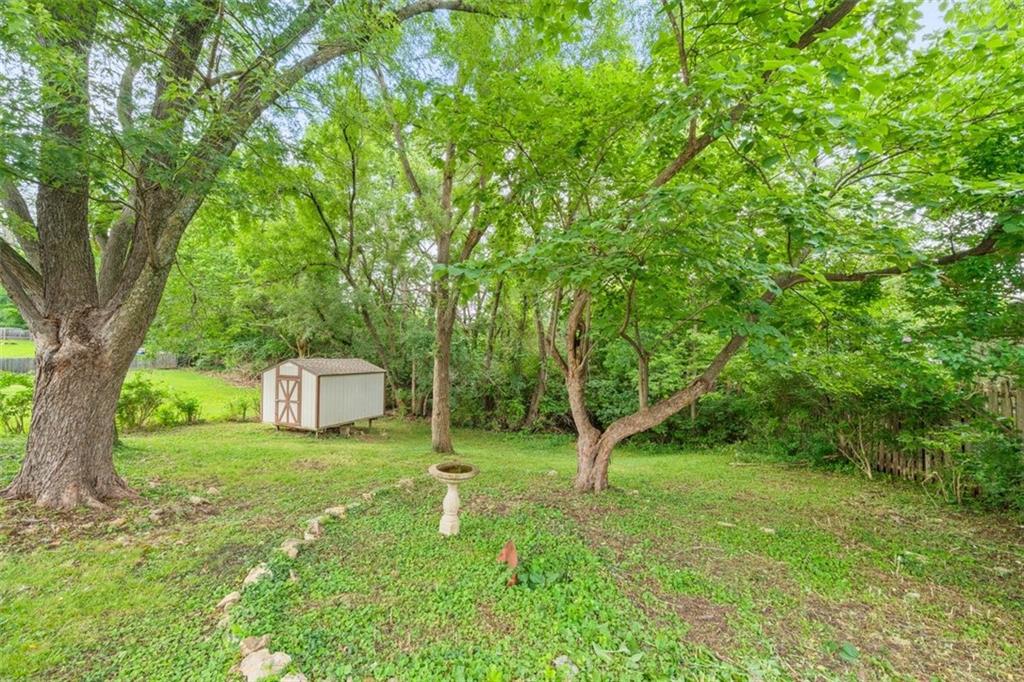 11812 E 76th Ter, Raytown, MO 64138