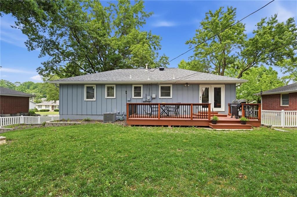1605 NE 69th Ter, Gladstone, MO 64118