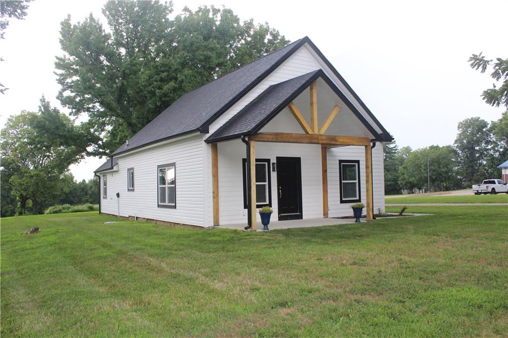 400 N Bynum Rd, Lone Jack, MO 64070