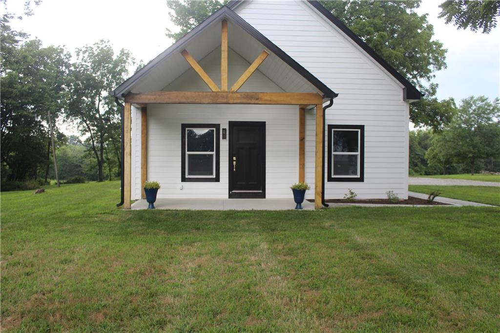 400 N Bynum Rd, Lone Jack, MO 64070