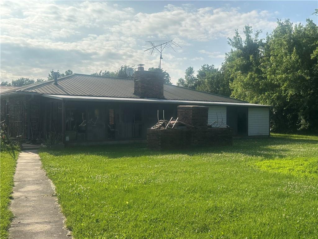 1099 NE 50 Hw, Knob Noster, MO 65336