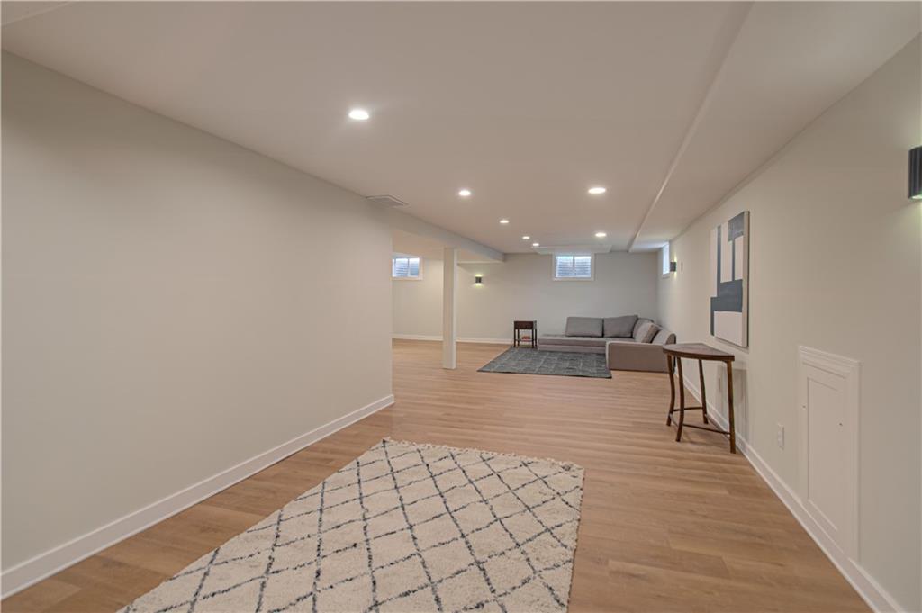 8020 Juniper St, Prairie Village, KS 66208