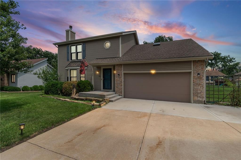 224 S Chambery Dr, Olathe, KS 66061