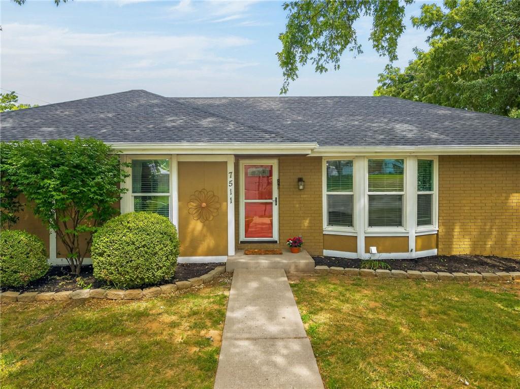 7511 N Brooklyn Ave, Gladstone, MO 64118
