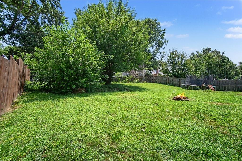 1008 SW 19th Street Ter, Blue Springs, MO 64015