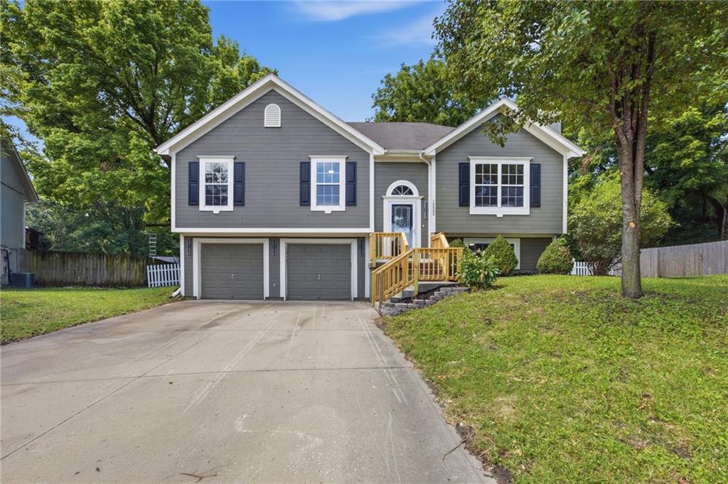 18805 E 12th Street Ct S, Independence, MO 64057