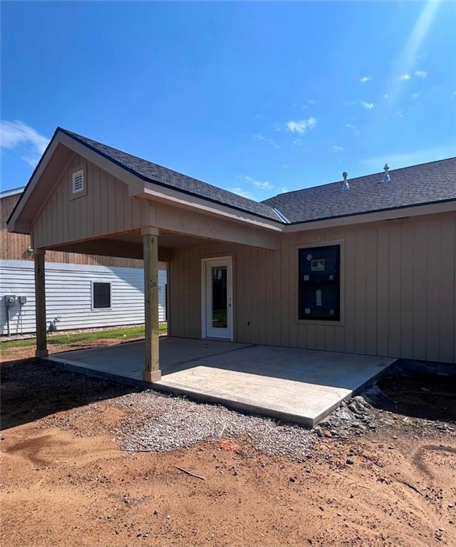 429 Rockers Dr, Baldwin City, KS 66006