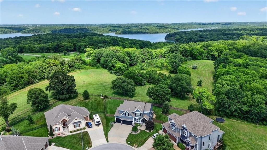 1357 Brandywine Rd, Lee's Summit, MO 64064