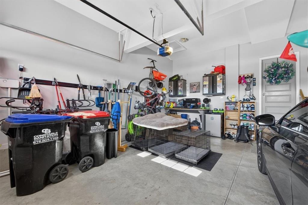 1357 Brandywine Rd, Lee's Summit, MO 64064