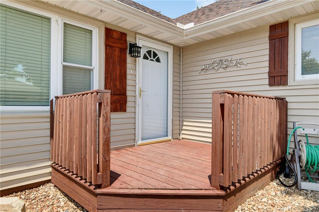 1105 Lake Manor Dr, Trenton, MO 64683